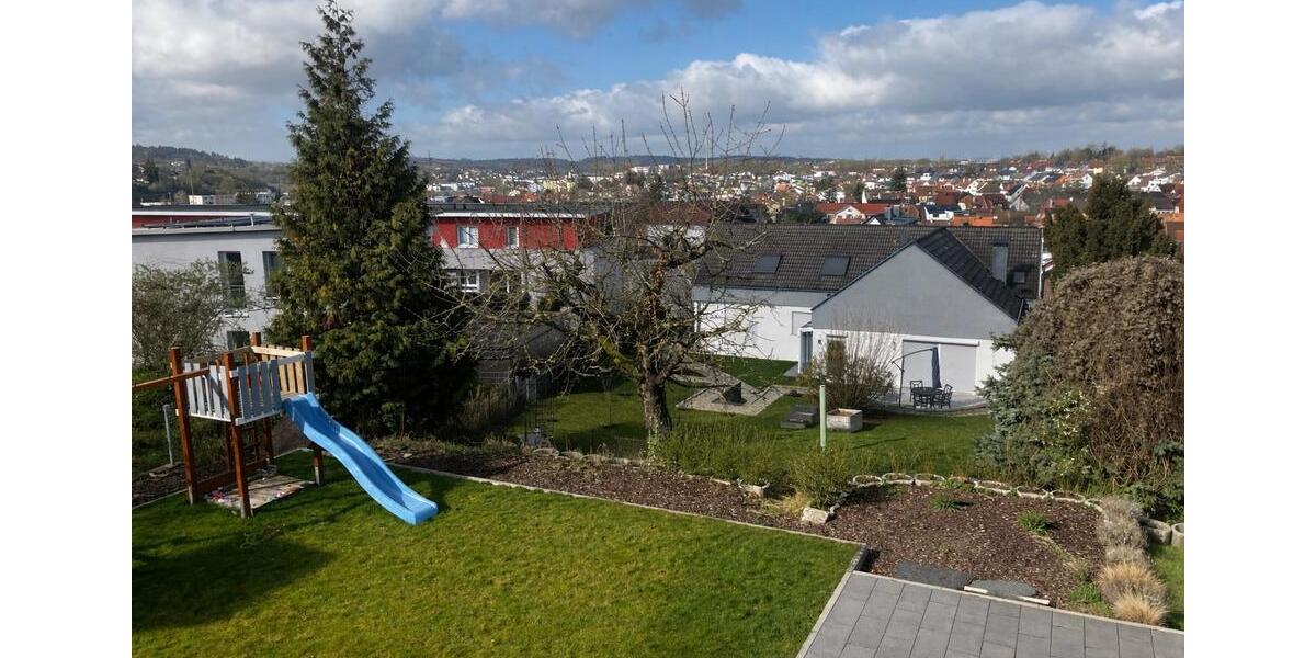 Etagenwohnung Bretten - 3 Zimmer, 110 m&sup2;, 1.490&euro; | Angebot:25756006