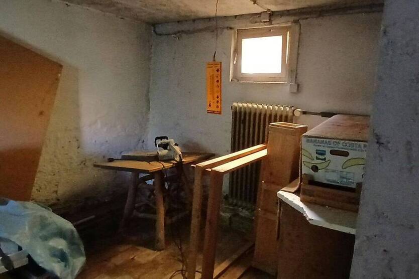 1-2 FAMILIENHAUS MIT POTENZIAL - OTTENHAUSEN