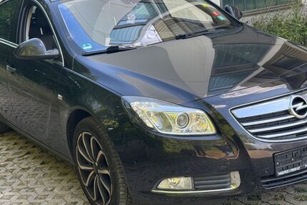 Opel Insignia 214.000 km 2.200 &euro; pforzheim 75181