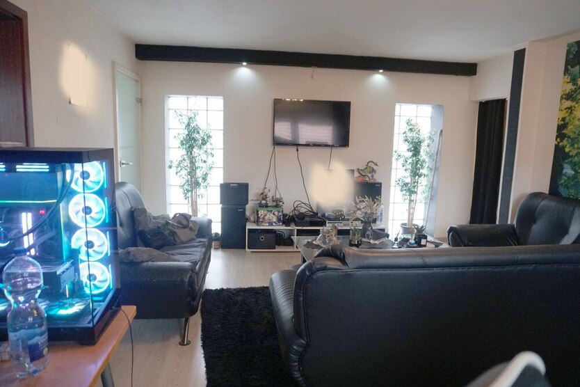 ~~ VERMIETETE ETAGENWOHNUNG IN ZWEITER BAUREIHE IN ZENTRALER LAGE ~~ 3 zimmer