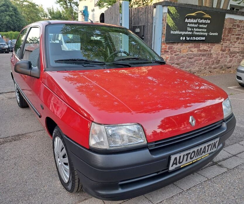 Renault Clio 21.600 km 3.399 € Karlsruhe 76131