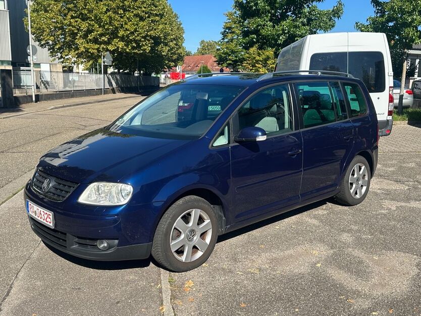 VW Touran 354.000 km 1.690 € Rastatt 76437