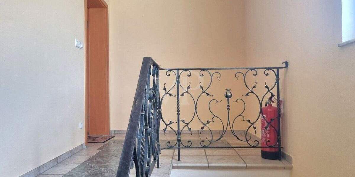 Mehrfamilienhaus, Wohnhaus Pforzheim / Sonnenberg Sonnenberg - 9 Zimmer, 236 m&sup2;, 849.000&euro; | Angebot:25800307