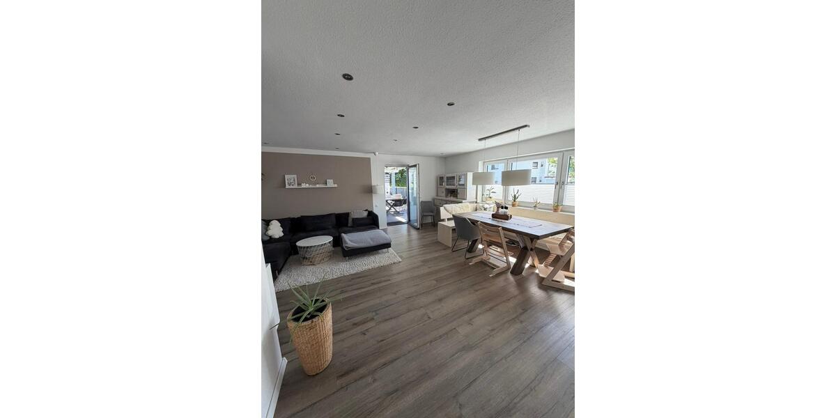 Erdgeschoßwohnung Stutensee - 4.5 Zimmer, 108 m&sup2;, 499.000&euro; | Angebot:27081112