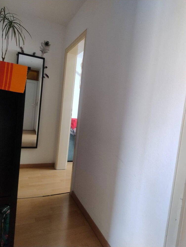 Für junge MieterStudenten - gemütliche Wohnung im 2. OG - Stadtmitte - auch als WG geeignet
