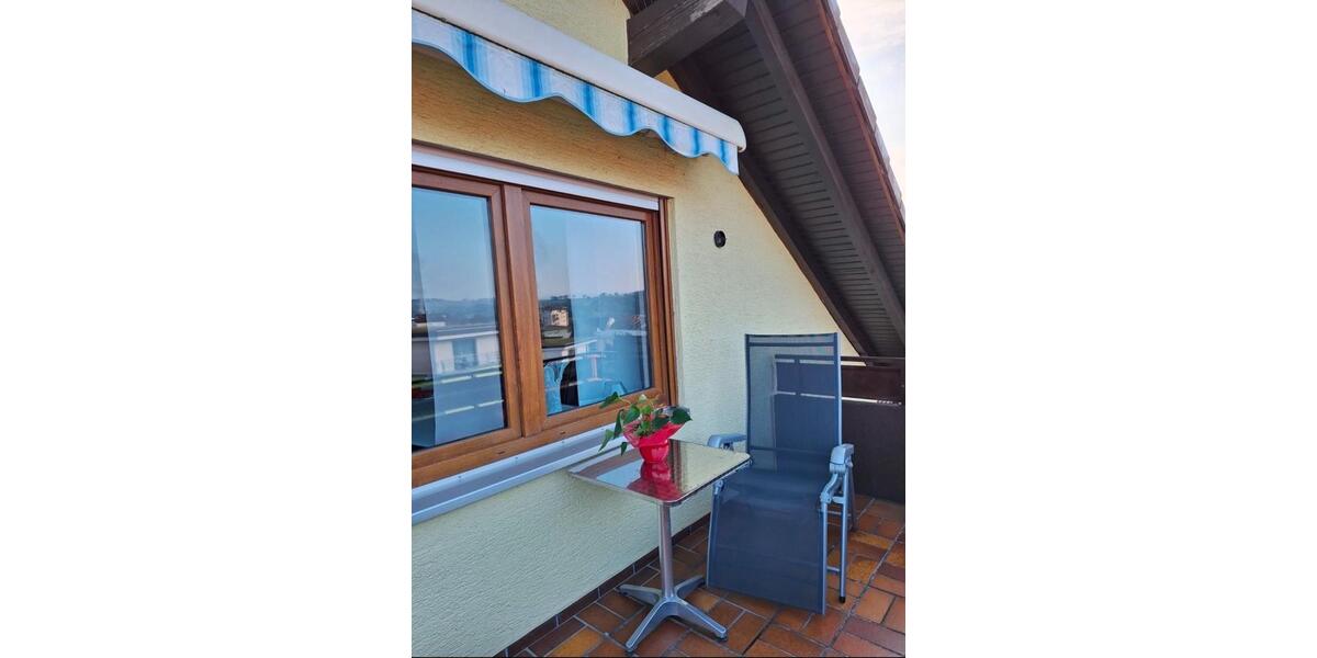 Dachgeschoßwohnung Bretten - 3.5 Zimmer, 100 m&sup2;, 299.000&euro; | Angebot:27085457