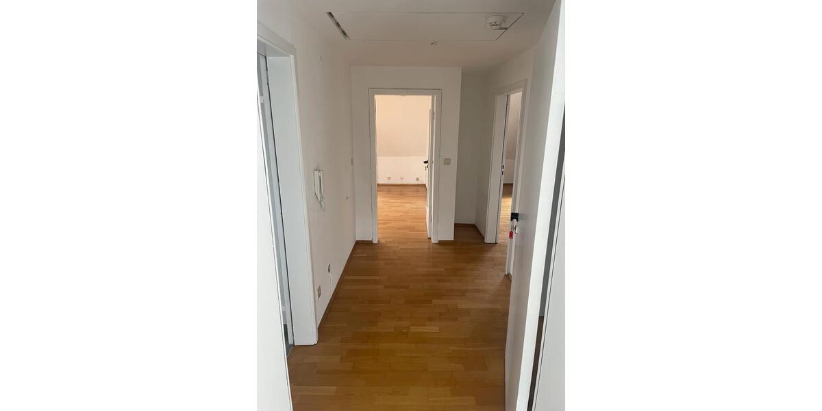 Dachgeschoßwohnung Rastatt - 1 Zimmer, 60 m&sup2;, 700&euro; | Angebot:25239739