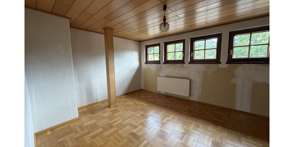 Platz und noch mehr Platz -Wohnen & Vermögen clever kombinieren - Zweifamilienhaus Höfen Höfen (Enz) | Angebot:27082704