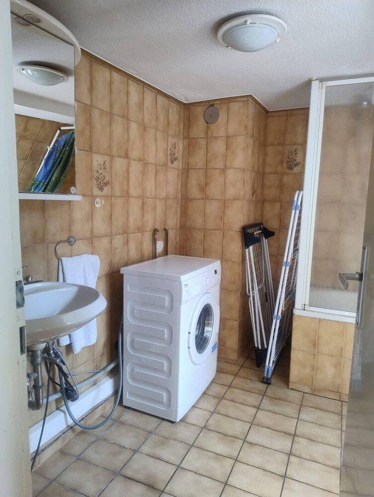 Für junge MieterStudenten - gemütliche Wohnung im 2. OG - Stadtmitte - auch als WG geeignet