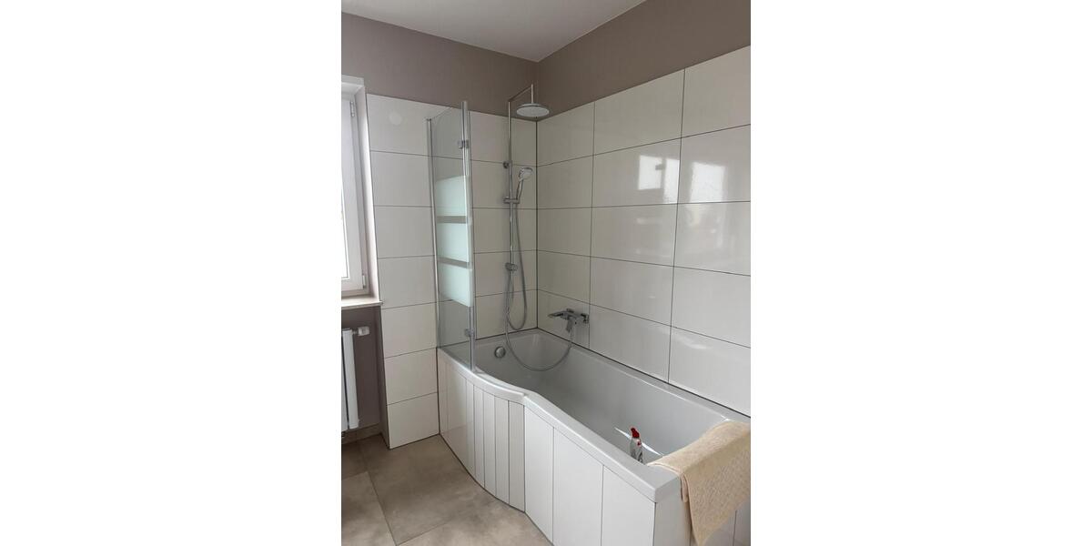 Etagenwohnung Karlsruhe Neureut - 3.5 Zimmer, 120 m&sup2;, 1.300&euro; | Angebot:26487110