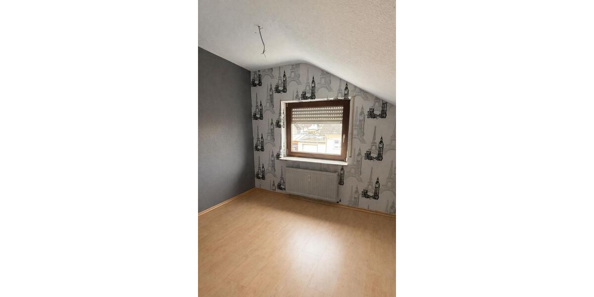 Dachgeschoßwohnung Graben-Neudorf Neudorf - 3 Zimmer, 72 m&sup2;, 800&euro; | Angebot:25421015