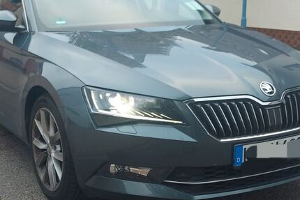 Skoda Superb 90.000 km 17.700 € Karlsdorf-Neuthard 76689
