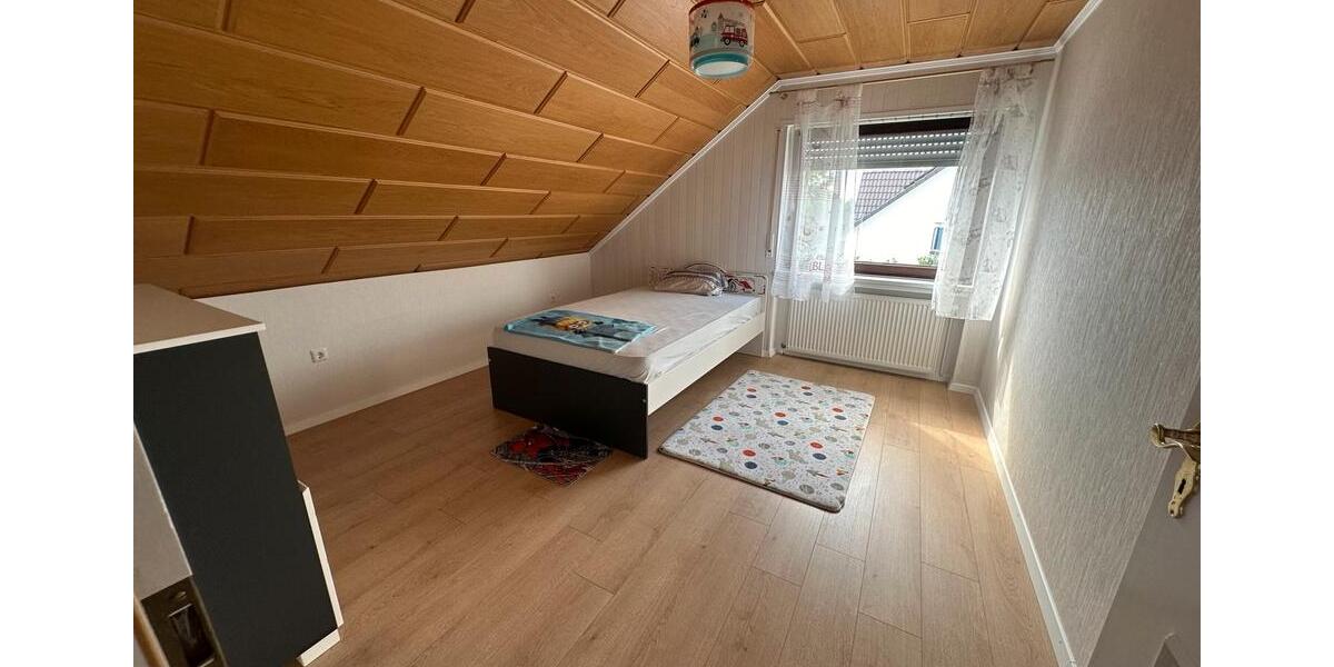Etagenwohnung Stutensee - 4 Zimmer, 98 m&sup2;, 1.550&euro; | Angebot:24563587
