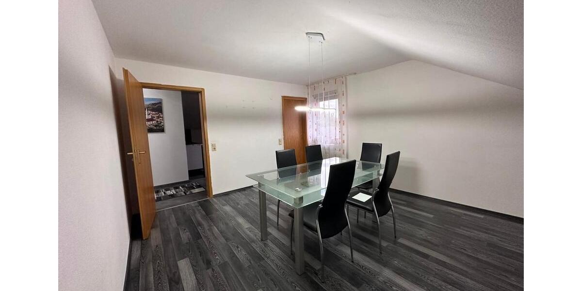 Etagenwohnung Kraichtal - 4 Zimmer, 100 m&sup2;, 900&euro; | Angebot:26408597