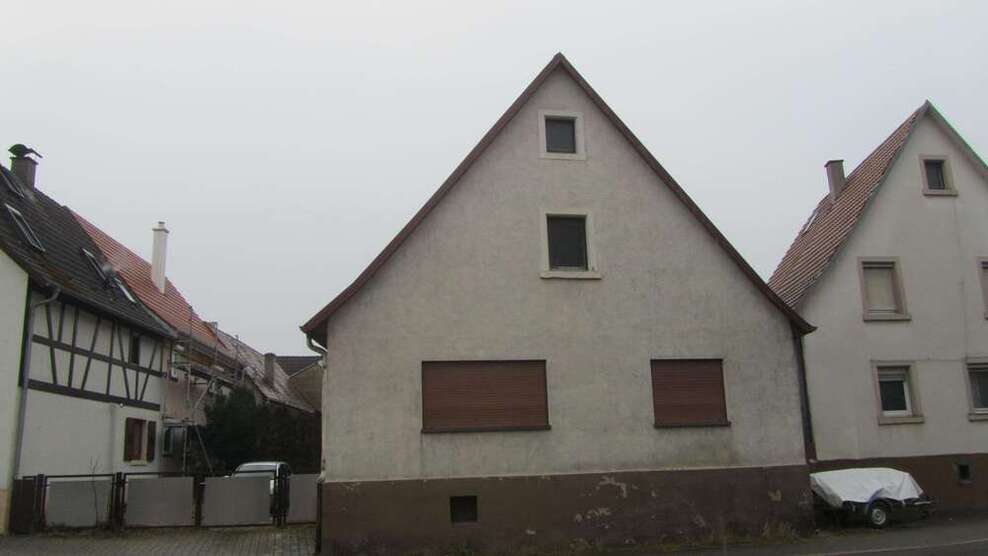 Haus zum Kaufen in Dettenheim 180.000 € 140 m²