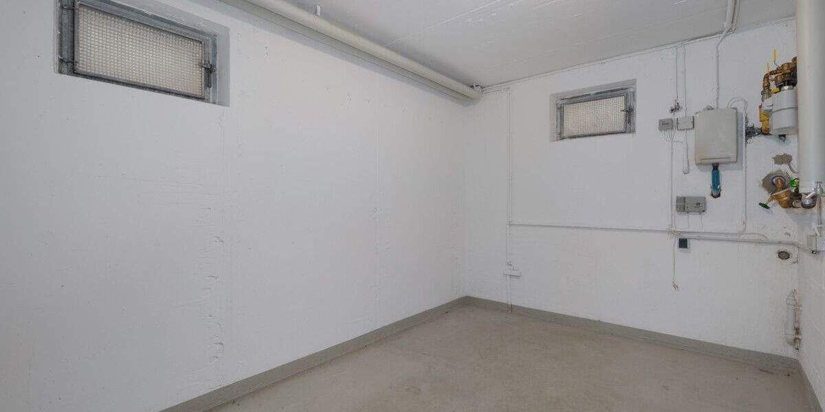 Solide DHH in begehrter Lage mit Garage, ohne Garten aber Ausbaureserve im DG! 5 zimmer