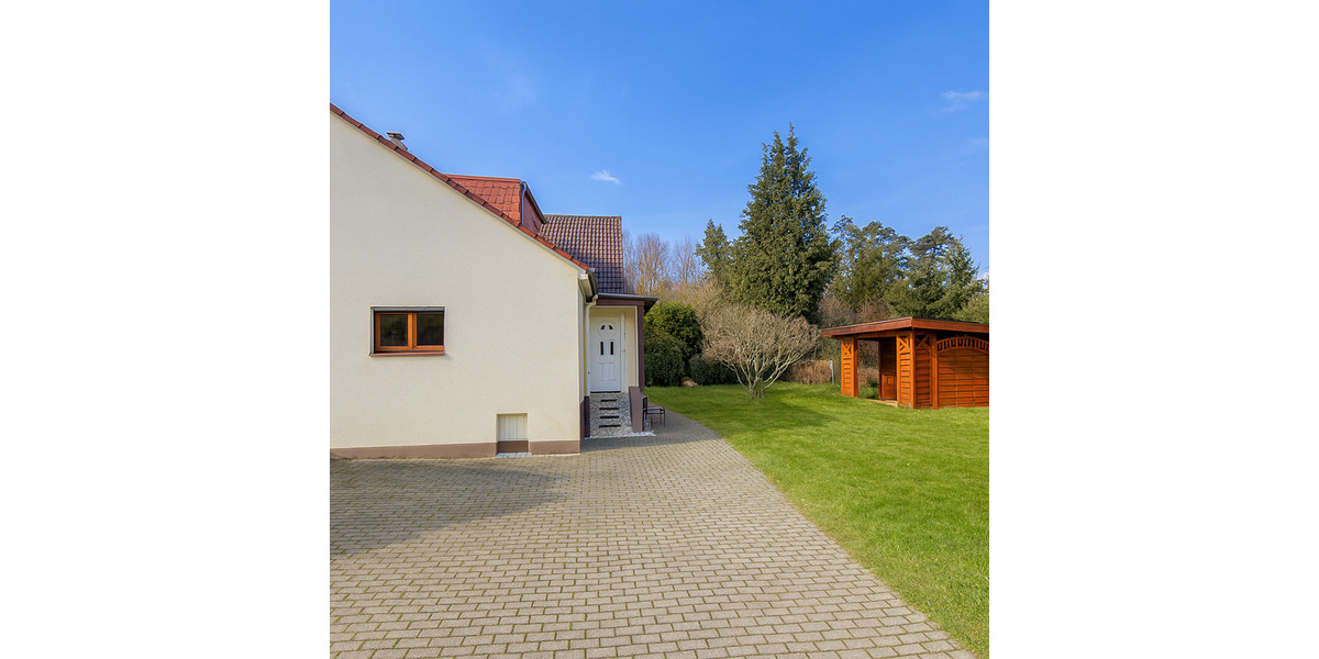 Raum für Ideen: Doppelhaushälfte mit Bauplatz, großem Garten und Garage 5 zimmer