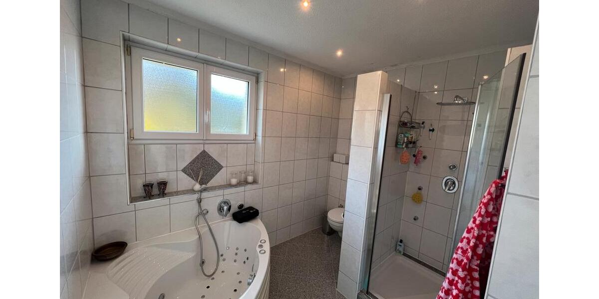 2 Familienhaus auf 1061 qm Grundstück 10 zimmer