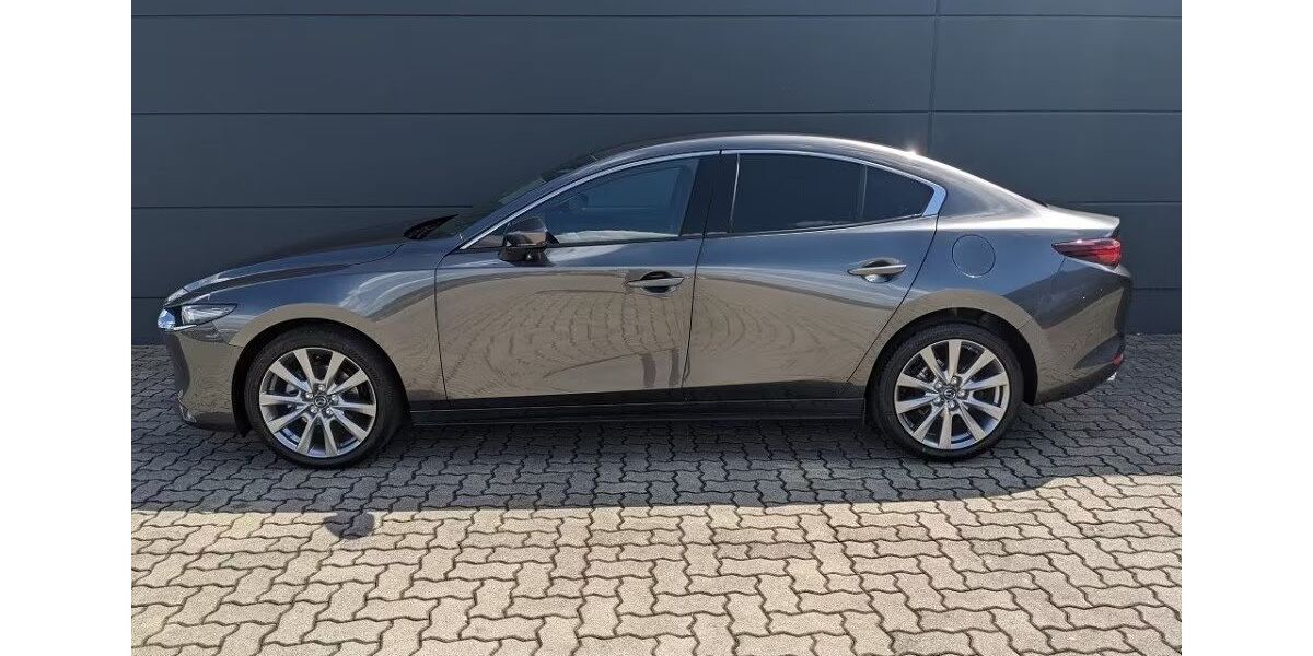Mazda 3 29.999 km 24.399 &euro; Karlsruhe 76185