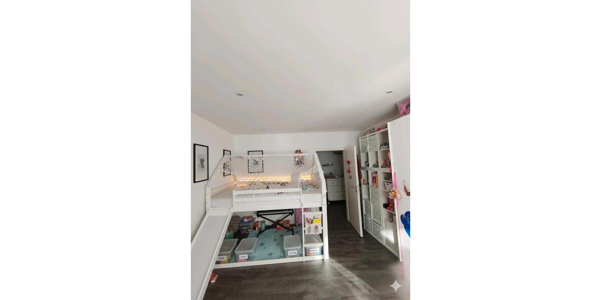 Exklusives Wohnerlebnis: ca.130qm Wohnung + Büro + XL Keller 3.5 zimmer