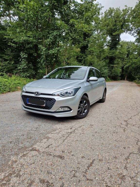 i20