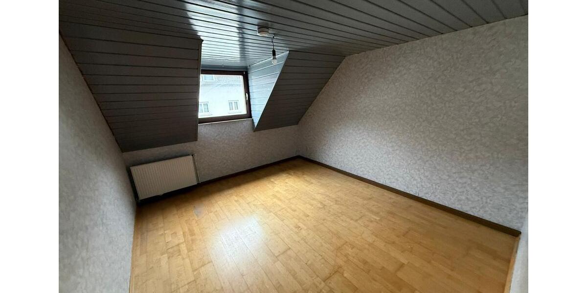Dachgeschoßwohnung Pforzheim Brötzingen - 3 Zimmer, 71 m&sup2;, 840&euro; | Angebot:24756264