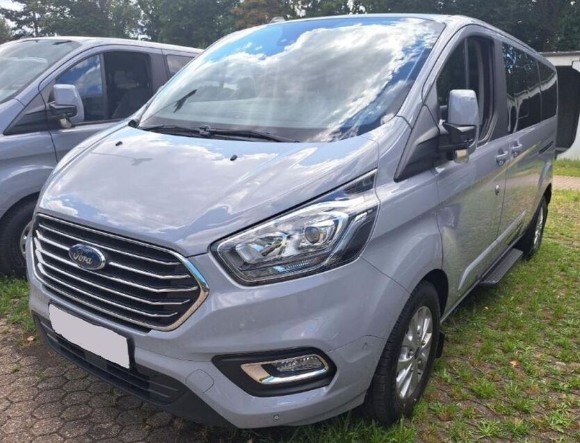 Ford Tourneo Custom 46.200 km 40.990 € Karlsruhe 76187