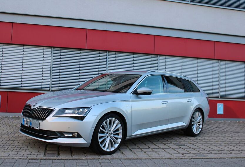 Skoda Superb 203.000 km 16.300 € Baden-Baden 76530