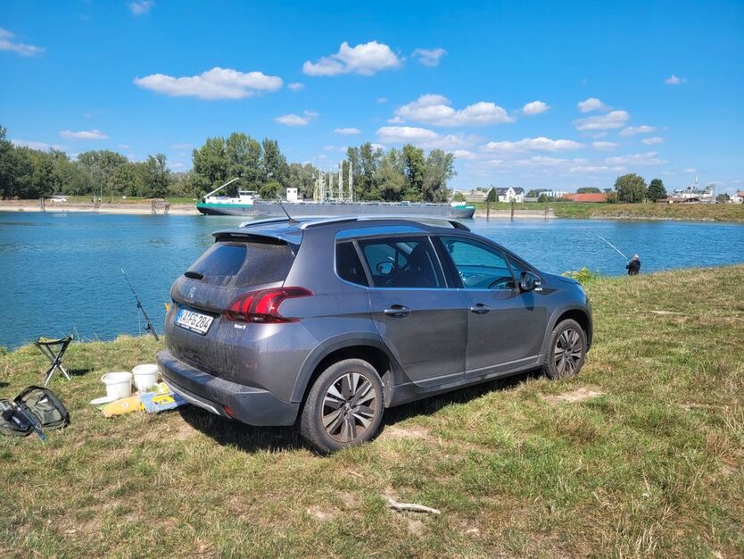Peugeot 2008 114.000 km 11.900 € Karlsruhe 76227