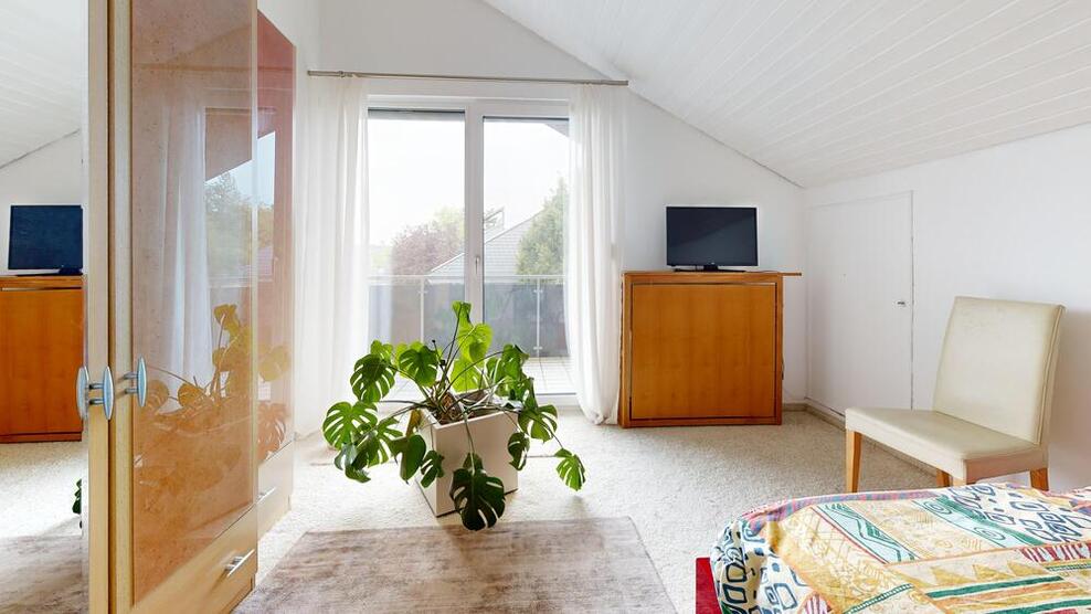 Exklusives, großes Einfamilienhaus in guter und ruhiger Ortsrand-Lage 9 zimmer