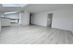 Elegantes Wohnen auf neuem Niveau - 3 Zimmer, stilvoll saniert mit neuer EBK- Erstbezug!