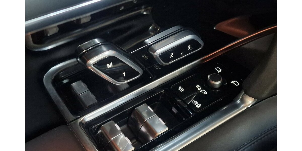 Land Rover Range Rover SE 15.000 km 129.998 &euro; Landau 76829