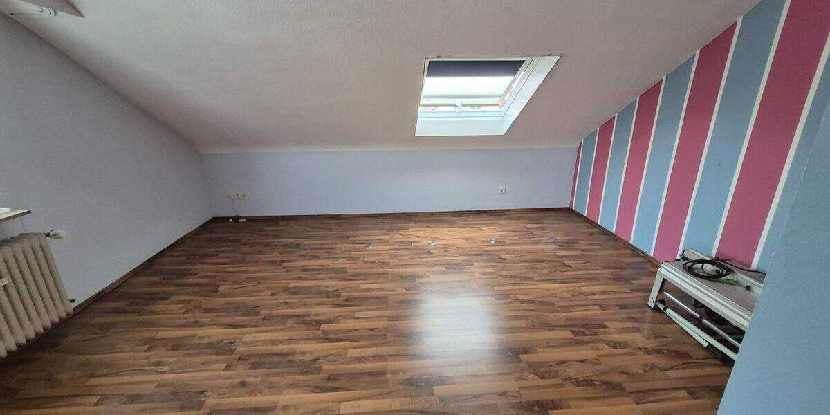 Etagenwohnung Karlsruhe Neureut - 3 Zimmer, 80 m&sup2;, 850&euro; | Angebot:25627014