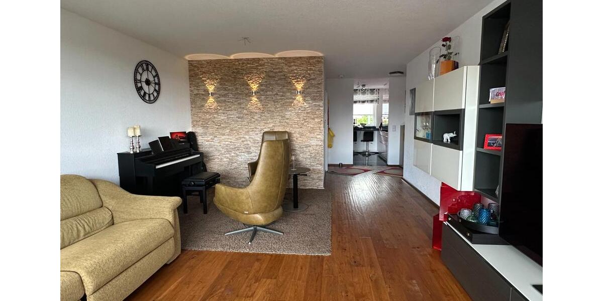 Etagenwohnung Pforzheim Nordstadt - 3 Zimmer, 85 m&sup2;, 299.000&euro; | Angebot:27072492