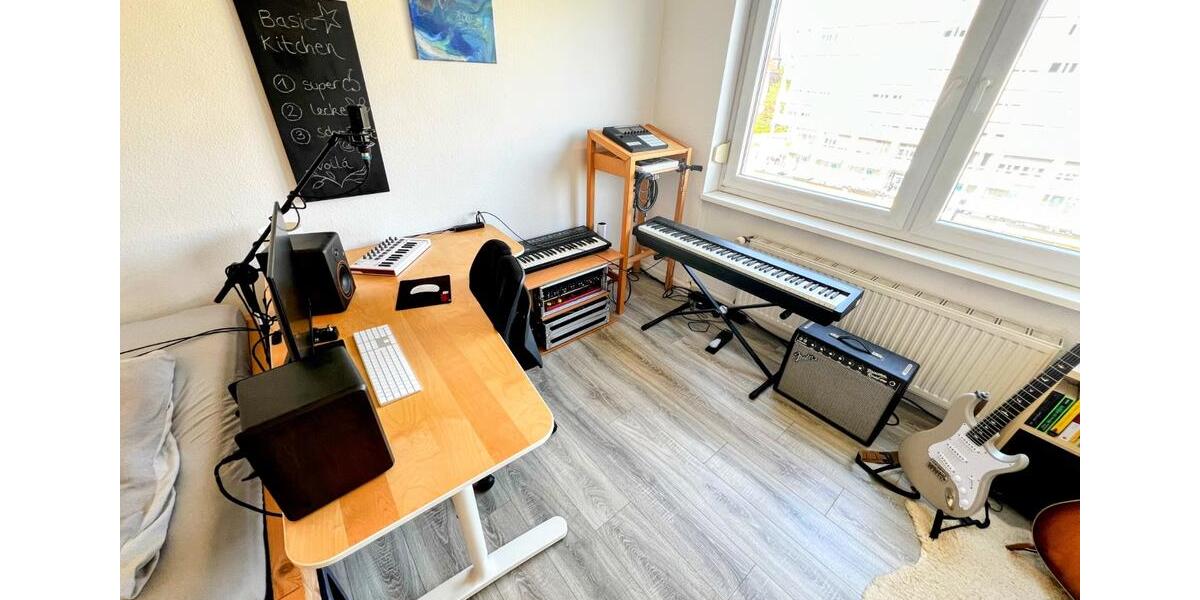 Etagenwohnung Karlsruhe - 4 Zimmer, 15 m&sup2;, 400&euro; | Angebot:25791236