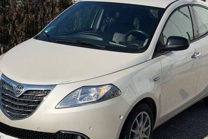 Lancia Ypsilon 95.000 km 5.290 &euro; Muggensturm 76461