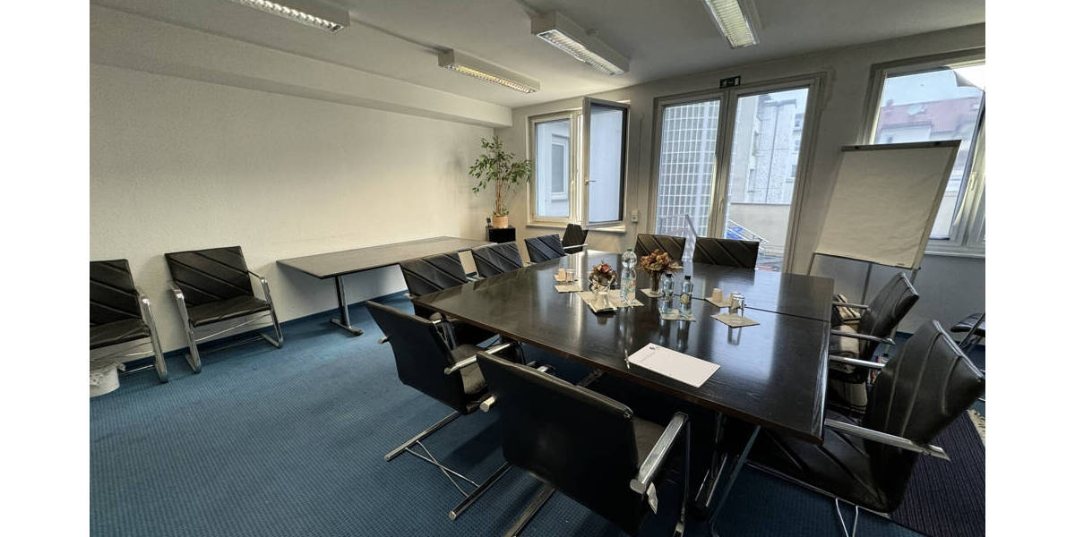 Büro - Ambiente für erfolgreiche Geschäftstätigkeiten, Praxen oder Dienstleistungsunternehmen. zimmer