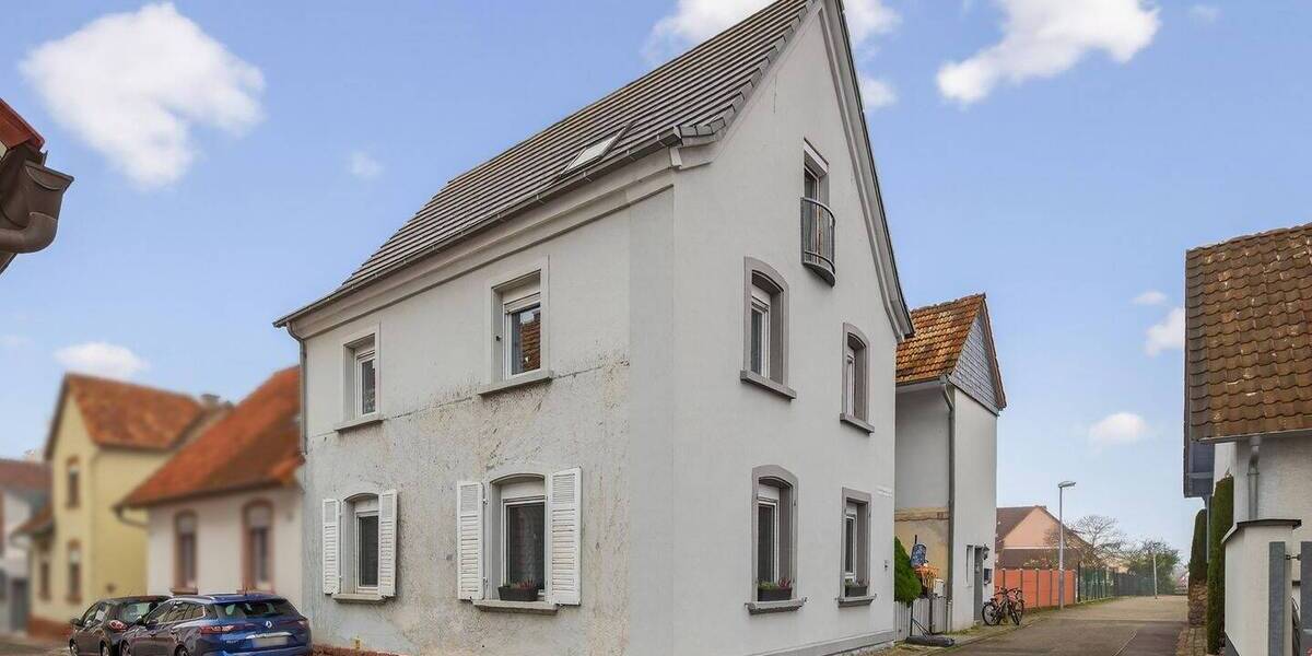 Viel Platz für Familie & Ideen - Einfamilienhaus mit separater Einheit in Herxheim 8 zimmer