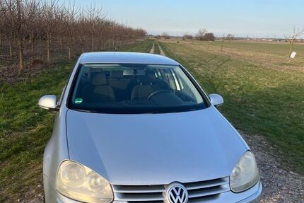 VW Golf 272.000 km 2.399 &euro; Durmersheim 76448