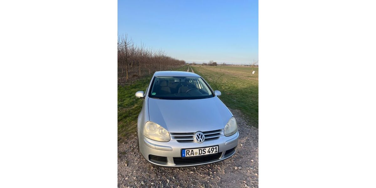 VW Golf 272.000 km 2.399 &euro; Durmersheim 76448