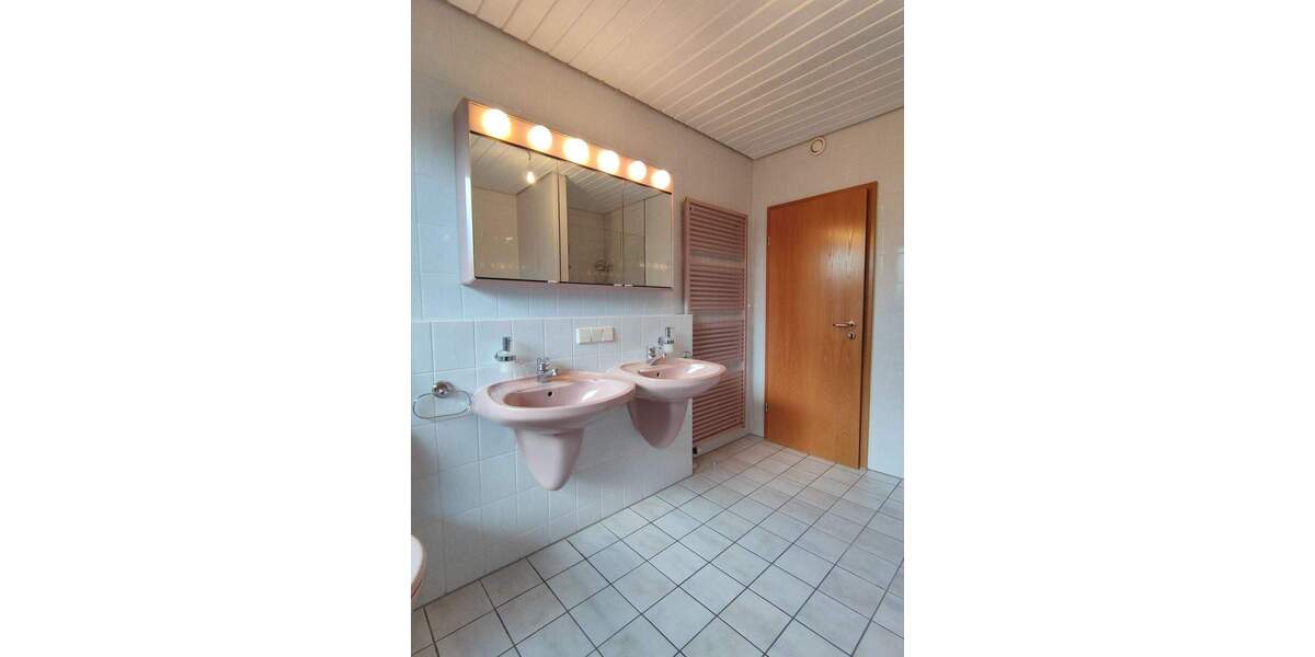 Einfamilienhaus Ettlingen Ettlingenweier - 5 Zimmer, 142 m&sup2;, 820.000&euro; | Angebot:25771493