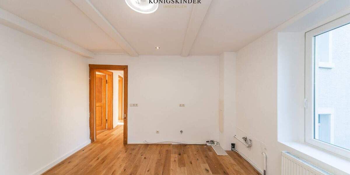 Etagenwohnung Pforzheim Südweststadt - 4 Zimmer, 111 m&sup2;, 325.000&euro; | Angebot:25676045