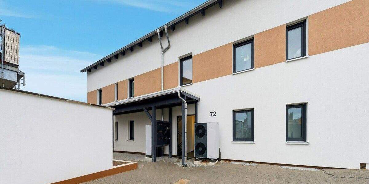 BLICKFANG: DG-Neubauwohnung mit 4 Zimmern, 2 Stellplätzen und Balkon mit wunderschöner Aussicht 4 zimmer