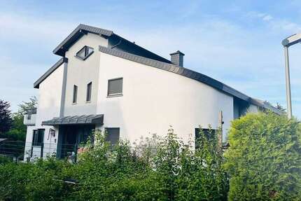 Haus zum Kaufen in Karlsruhe 1.590.000 € 253 m² 8 zimmer