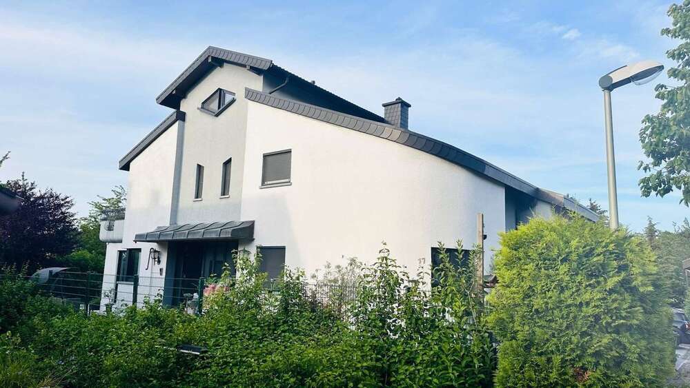 Haus zum Kaufen in Karlsruhe 1.590.000 € 253 m² 8 zimmer