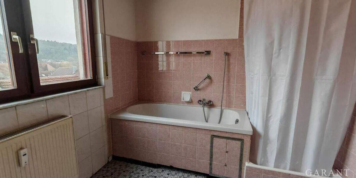 Etagenwohnung Pforzheim Eutingen - 4 Zimmer, 80 m&sup2;, 140.000&euro; | Angebot:25707672