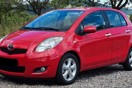 Toyota Yaris 82.000 km 8.000 &euro; Landau 76829