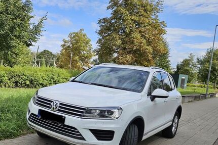 VW Touareg 225.000 km 17.400 € Königsbach-Stein 75203
