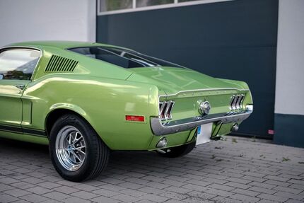 Ford Mustang 98.000 km 69.900 &euro; Oberderdingen 75038