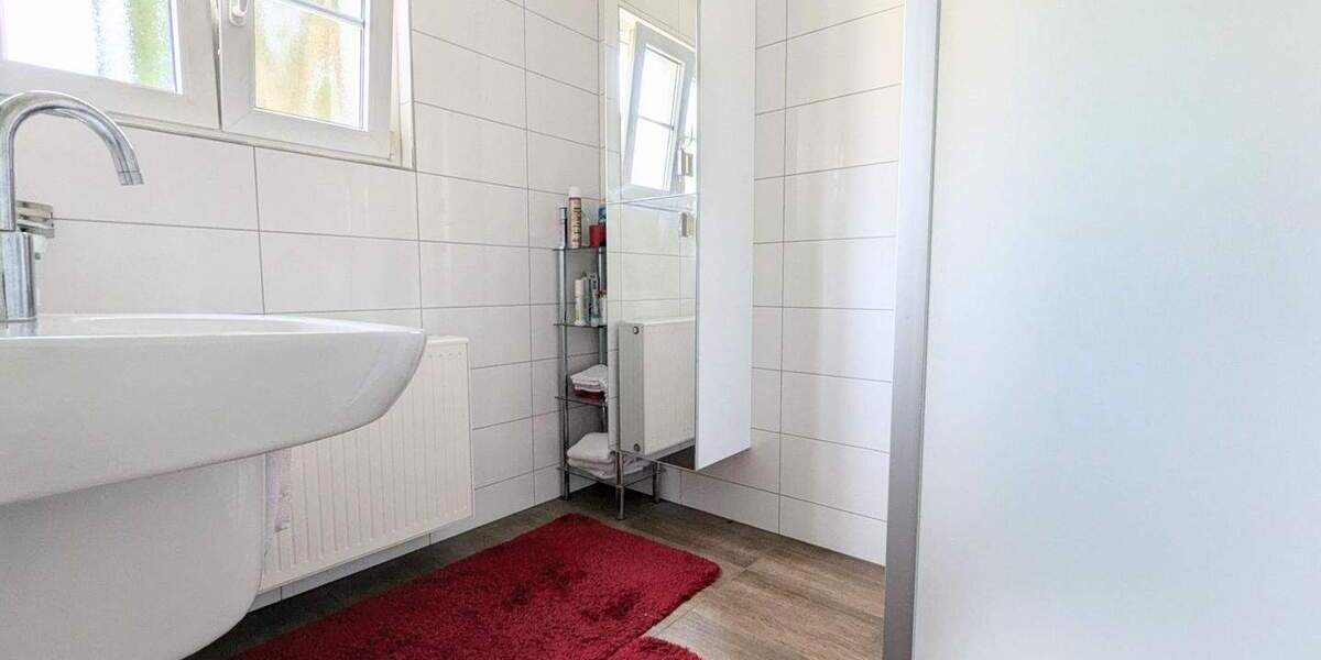 Einfamilienhaus Niefern-Öschelbronn Niefern - 7 Zimmer, 190 m&sup2;, 590.000&euro; | Angebot:25738400